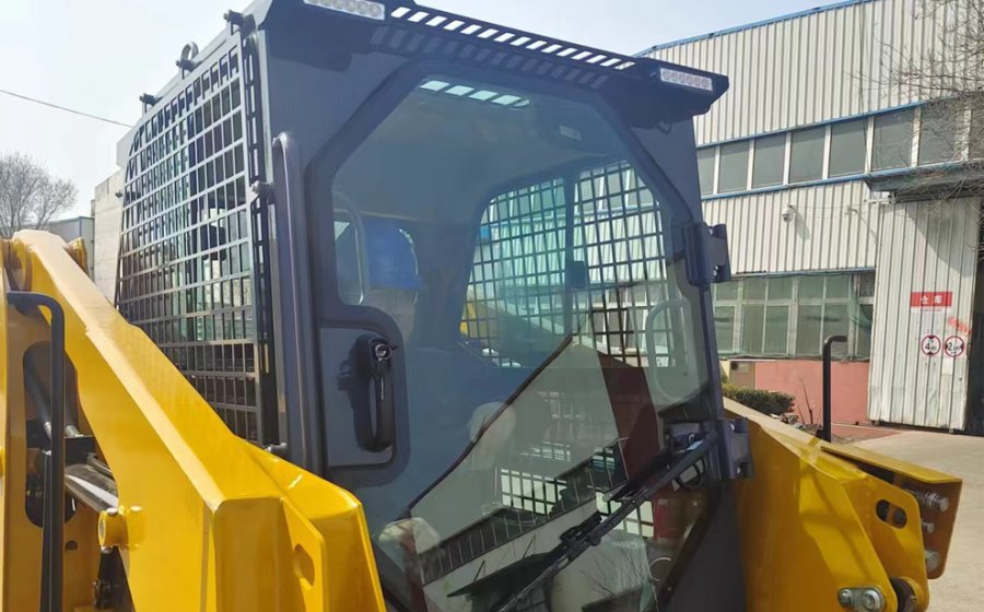 4 wheel skid steer loader
